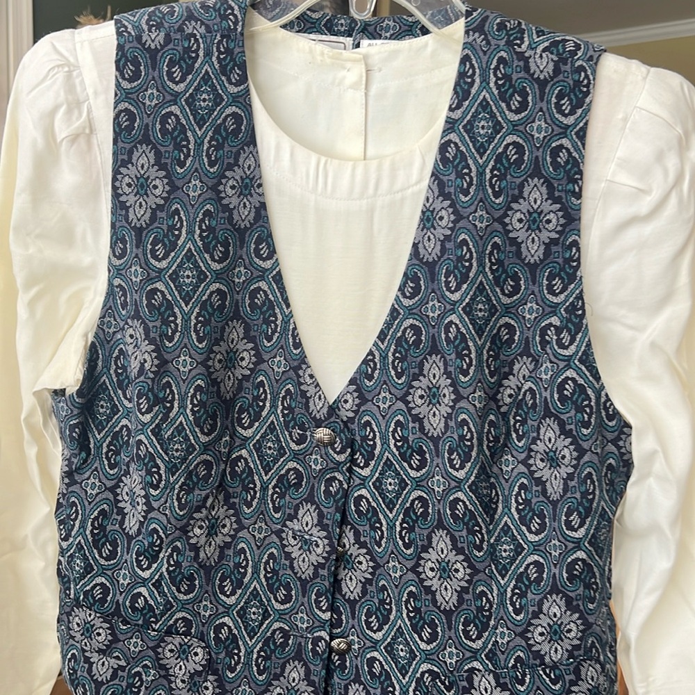 Vintage Karin Steven’s 3 piece skirt suit